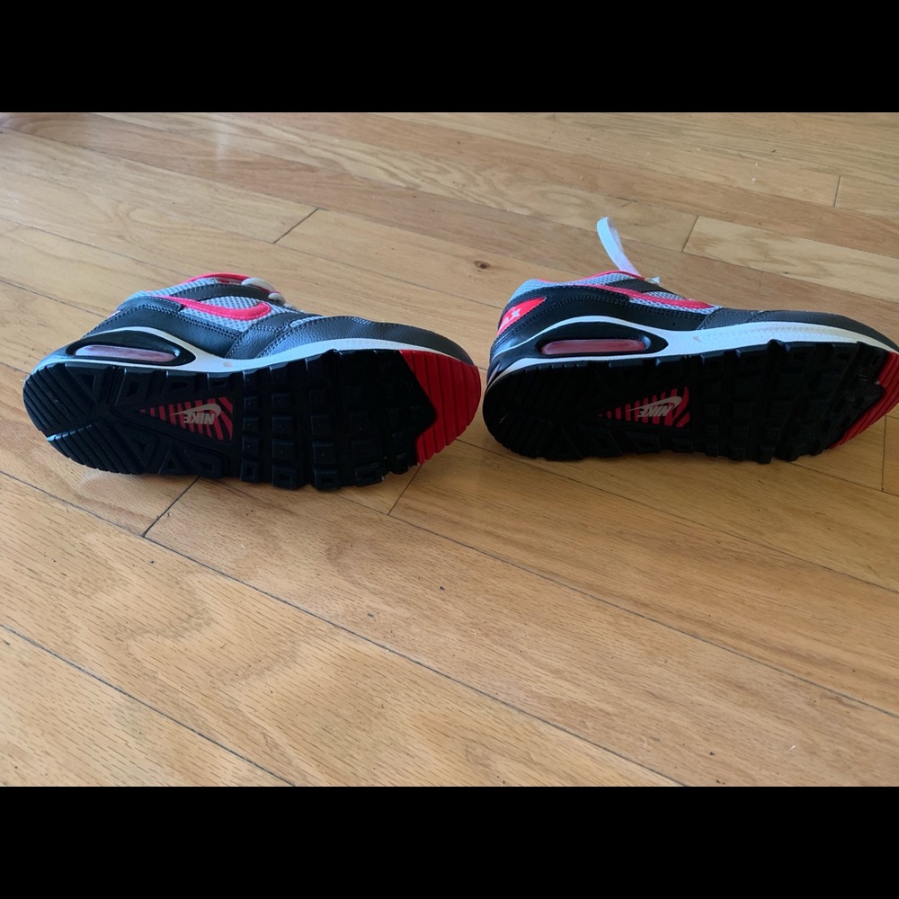 Nike - Picture 4 of 4